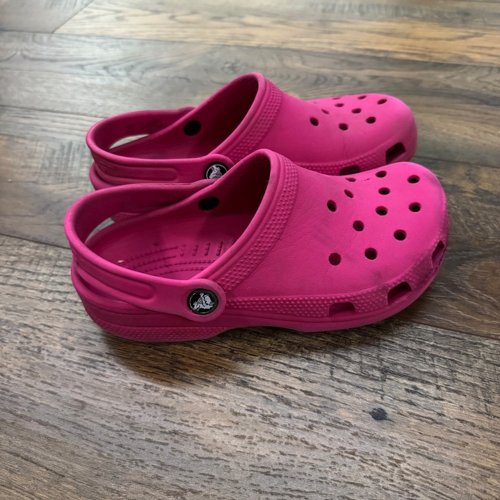 Crocs Classic Clogs Pink Girls Kids J2 Comfort Slip On Water Shoes Beach Summer